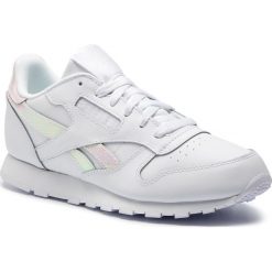 Buty Reebok - Classic Leather CN7499 White/White. Białe buty sportowe damskie Reebok, na co dzień, bez wzorów, ze skóry ekologicznej, bez obcasa, na płaskiej podeszwie, bez zapięcia. W wyprzedaży za 189,00 zł.
