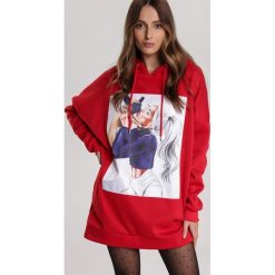 Czerwona Bluza Thessamara. Czerwone bluzy damskie Renee, xl, bez wzorów, bez rękawów, z kapturem. Za 99,99 zł.