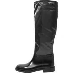 L’Autre Chose Kalosze black. Czarne buty zimowe damskie L’Autre Chose, z gumy. W wyprzedaży za 447,85 zł.
