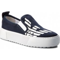 Tenisówki EA7 EMPORIO ARMANI - 288047 8P299 06935 Navy Blue. Niebieskie półbuty damskie EA7 Emporio Armani, bez wzorów, z gumy, bez obcasa, na koturnie, bez zapięcia. W wyprzedaży za 399,00 zł.