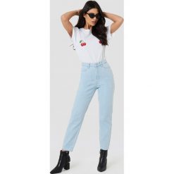 NA-KD Luźne jeansy - Blue. Niebieskie jeansy damskie marki NA-KD, z podwyższonym stanem. Za 202,95 zł.