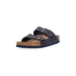 Klapki Birkenstock ARIZONA SFB STEER NUBUCK LEATHER. Niebieskie kapcie męskie Birkenstock, bez wzorów, z nubiku. Za 342,55 zł.