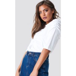 Rut&Circle Top z bufiastym rękawem - White. Białe topy damskie marki Rut&Circle, bez wzorów, bez kołnierzyka. W wyprzedaży za 41,98 zł.