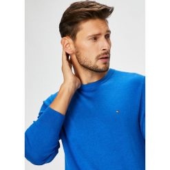 Tommy Hilfiger - Sweter. Szare swetry klasyczne męskie TOMMY HILFIGER, l, z bawełny, z okrągłym kołnierzem. W wyprzedaży za 319,90 zł.