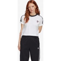Adidas Originals Koszulka Biały. Białe koszulki damskie adidas Originals, bez wzorów, z bawełny, bez kołnierzyka. Za 154,95 zł.
