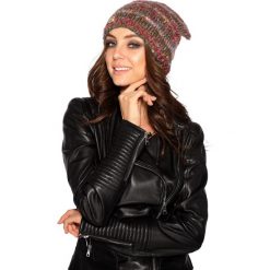 Kolorowa czapka beanie fuksja. Czerwone czapki damskie Lemoniade, na zimę, bez wzorów. Za 69,90 zł.