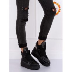 Trampki sneakersy czarne LA56 BLACK. Czarne trampki i tenisówki damskie obuwie damskie, w paski, ze skóry ekologicznej, z paskami. Za 113,61 zł.