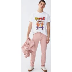 Kolorowe jeansy comfort fit. Różowe jeansy męskie marki Pull&Bear, m, bez wzorów. Za 129,00 zł.