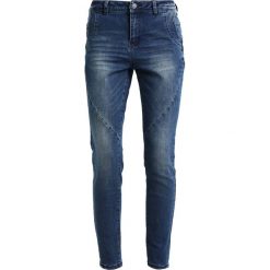 Vero Moda VMFROZEN ANTIFIT Jeansy Slim Fit medium blue denim. Niebieskie rurki damskie Vero Moda. Za 219,00 zł.