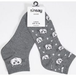 Skarpetki z kotami - Szary. Szare skarpetki damskie marki Sinsay. Za 24,99 zł.