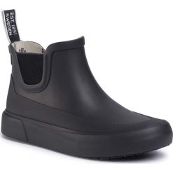 Kalosze TRETORN - South 473127 Black 10. Czarne kalosze damskie Tretorn, z tworzywa sztucznego, bez obcasa, bez zapięcia. W wyprzedaży za 289,00 zł.
