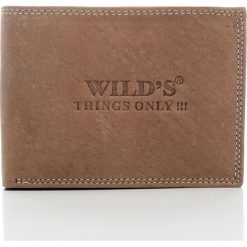 Elegancki portfel skórzany Wild`s. Pomarańczowe portfele męskie marki Wild, ze skóry. Za 49,90 zł.