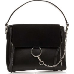 Czarna Elegancka Torba Listonoszka z Metalowym Łańcuszkiem. Czarne listonoszki męskie Moe, bez wzorów, eleganckie, małe. Za 163,90 zł.