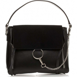 Czarna Elegancka Torba Listonoszka z Metalowym Łańcuszkiem. Czarne listonoszki damskie Molly.pl, do pracy, bez wzorów, eleganckie, na ramię, bez dodatków. Za 148,90 zł.