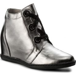 Sneakersy EKSBUT - 77-4655-G56/00K-1G Koronka. Szare sneakersy damskie marki Eksbut, w koronkowe wzory, ze skóry, na obcasie. W wyprzedaży za 239,00 zł.