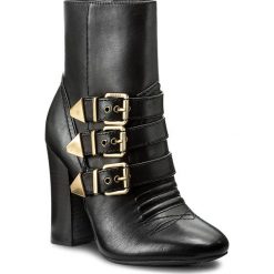 Botki GUESS - Luluby FLLBY3 LEA10 BLACK. Czarne botki damskie skórzane marki Guess. W wyprzedaży za 529,00 zł.