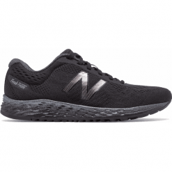 New Balance Fresh Foam Arishi - WARISCK1. Pomarańczowe buty sportowe damskie New Balance, bez wzorów, z gumy, tenisowe. W wyprzedaży za 249,99 zł.