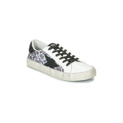 Buty Le Temps des Cerises CITY. Białe trampki i tenisówki damskie Le Temps Des Cerises, bez wzorów, bez zapięcia. Za 259,00 zł.