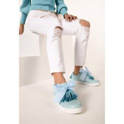 Niebieskie Buty Sportowe Sweet Dreams. Niebieskie buty sportowe damskie Born2be, bez wzorów, bez zapięcia. W wyprzedaży za 29,99 zł.