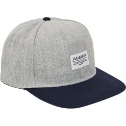 Szara czapka z logo. Szare czapki z daszkiem męskie Pull&Bear. Za 39,90 zł.