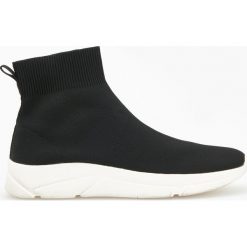 Sportowe buty - Czarny. Czarne buty sportowe damskie marki Reserved. Za 159,99 zł.
