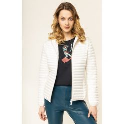 Kurtka puchowa Save The Duck D3362W IRISX. Czerwone kurtki damskie Save the duck, bez wzorów, z puchu, bez kaptura. W wyprzedaży za 379,00 zł.