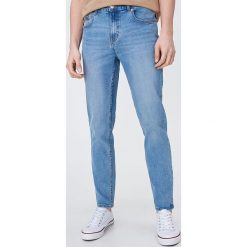 Jeansy slim straight - Niebieski. Niebieskie jeansy męskie Sinsay, bez wzorów. Za 59,99 zł.