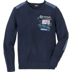 Sweter z dekoltem w serek, z haftem, z bawełny z recyclingu bonprix ciemnoniebieski. Niebieskie swetry męskie bonprix, s, z haftami, z bawełny, z dekoltem w serek, bez kaptura. Za 49,99 zł.