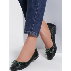 Zielone Balerinki Cobra. Zielone baleriny damskie Inny, bez wzorów, ze skóry, bez obcasa, na płaskiej podeszwie. Za 44,99 zł.