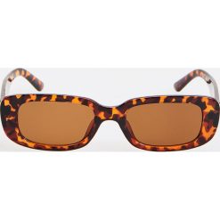 Wąskie okulary przeciwsłoneczne w stylu retro - Wielobarwny. Okulary przeciwsłoneczne damskie Mohito, retro. Za 49,99 zł.