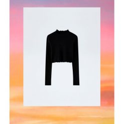 Czarna koszulka z długim rękawem Pull&Bear by Rosalía. Czarne t-shirty damskie Pull&Bear. Za 69,90 zł.