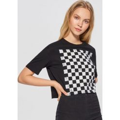 T-shirty damskie: Koszulka z szachownicą - Czarny