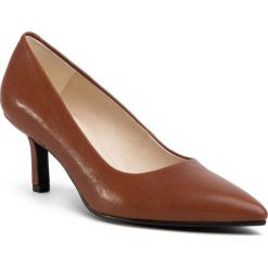 Szpilki VAGABOND - Pauline 4915-001-08 Cinnamon. Pomarańczowe półbuty damskie Vagabond, bez wzorów, ze skóry, bez obcasa, na obcasie, bez zapięcia. Za 419,00 zł.