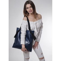 Torebki klasyczne damskie: torba Navy blue Ribbon