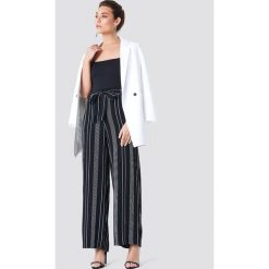 Trendyol Szerokie spodnie w paski - Black. Czarne paski damskie marki Trendyol. Za 121,95 zł.