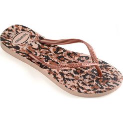 Havaianas - Japonki. Różowe klapki damskie Havaianas, bez wzorów, z materiału, bez obcasa, na obcasie. W wyprzedaży za 99,90 zł.