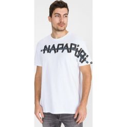 Napapijri Solt Koszulka Biały. Białe podkoszulki męskie Napapijri, xl, z nadrukiem, z bawełny, bez kołnierzyka, z krótkim rękawem, krótkie. Za 181,95 zł.
