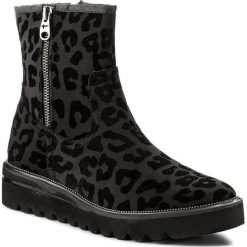 Botki TAMARIS - 1-25986-39 Black Struct. 006. Czarne botki damskie skórzane Tamaris. W wyprzedaży za 179,00 zł.