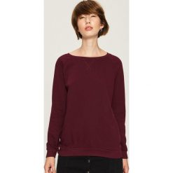 Bluza z raglanowymi rękawami - Bordowy. Czerwone bluzy damskie Sinsay, l. Za 29,99 zł.