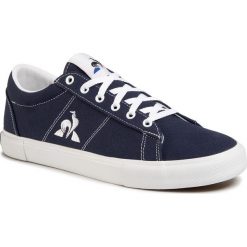 Tenisówki LE COQ SPORTIF - Verdon Plus 2010066 Dress Blue. Niebieskie półbuty męskie le coq sportif, na co dzień, bez wzorów, z gumy, klasyczne, bez zapięcia. Za 279,00 zł.