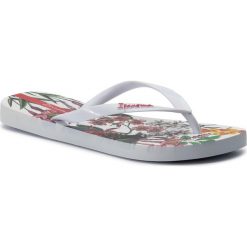 Japonki IPANEMA - Botanicals Fem 82661 White/White 20746. Białe klapki damskie Ipanema, bez wzorów, z tworzywa sztucznego, bez obcasa. W wyprzedaży za 59,99 zł.