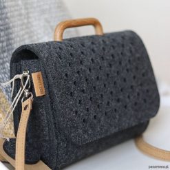Torebki i plecaki damskie: Mała grafitowa filcowa torebka Felt&Wood I