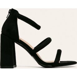 Glamorous - Sandały. Czarne sandały damskie Glamorous, bez wzorów, z materiału, bez obcasa, na obcasie, bez zapięcia. W wyprzedaży za 99,90 zł.