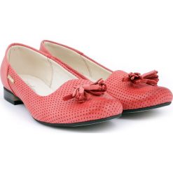 Balerinki ażurowe - skóra naturalna - model 010 - kolor czerwony. Czerwone baleriny damskie Zapato, bez wzorów, ze skóry, bez obcasa. Za 299,00 zł.