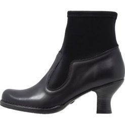Neosens ROCOCO Botki ebony. Czarne botki damskie marki Neosens, ze skóry, klasyczne, bez obcasa, bez zapięcia. Za 709,00 zł.