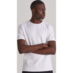 T-shirt z prążkowanej dzianiny - Biały. Białe t-shirty damskie Reserved, s, z dzianiny. Za 59,99 zł.