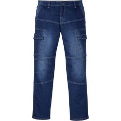 Dżinsy bojówki ze stretchem Regular Fit Straight bonprix niebieski "stone”. Niebieskie jeansy męskie bonprix, m, bez wzorów. Za 149,99 zł.
