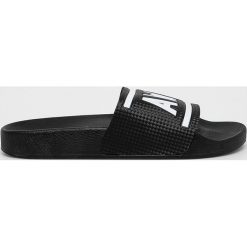 TheWhiteBrand - Klapki. Czarne klapki damskie TheWhiteBrand, bez wzorów, z gumy, bez obcasa, na obcasie. W wyprzedaży za 129,90 zł.