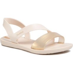 Sandały IPANEMA - Vibe Sandal Fem 82429 Beige/Beige Pearly 24988. Brązowe klapki damskie Ipanema, bez wzorów, z tworzywa sztucznego, bez obcasa. Za 119,99 zł.