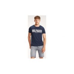 T-shirty z krótkim rękawem Tommy Hilfiger MW0MW09824. Niebieskie t-shirty męskie TOMMY HILFIGER, s, bez wzorów, bez kołnierzyka, krótkie. Za 131,30 zł.
